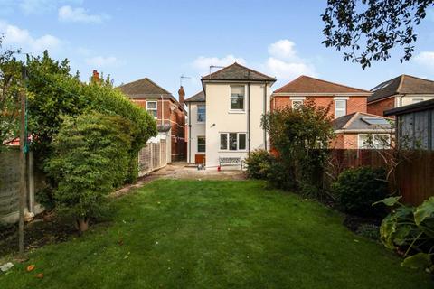 5 bed property, in Student House, £375,000