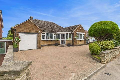 3 bed property, in Digby Avenue, £400,000