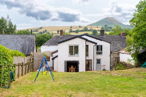4 bed property, in Llanvihangel Crucorney, £445,000