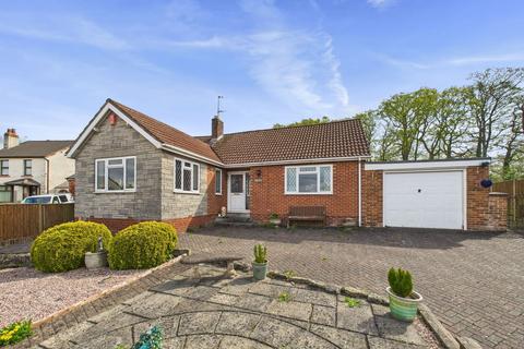 3 bed property, in Church Road, £325,000