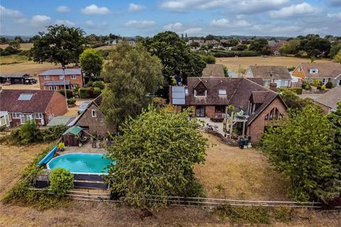 5 bed property, in Lodge Drove, £895,000