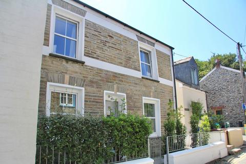 4 bed property, in Grove House, £795,000