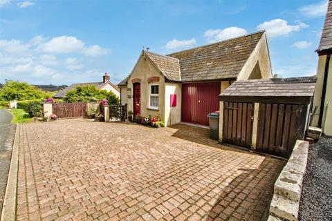 3 bed property, in Abercych, £270,000