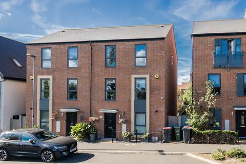 4 bed property, in Randall Avenue, £440,000