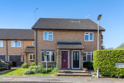 2 bed property, in Tilsworth Walk, £495,000