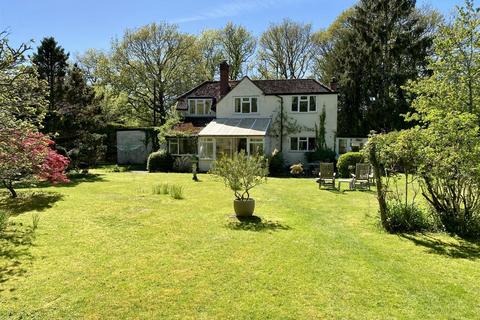 3 bed property, in Knightons Lane, £949,950