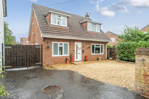 3 bed property, in Heathcote Road, £500,000