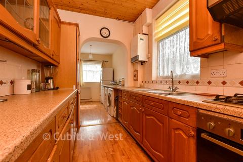 3 bed property, in Aultone Way, £600,000