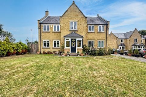 6 bed property, in Marwell Drive, £650,000
