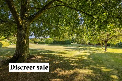 8 bed property, in In reach of Glastonbury & Wells, £2,750,000