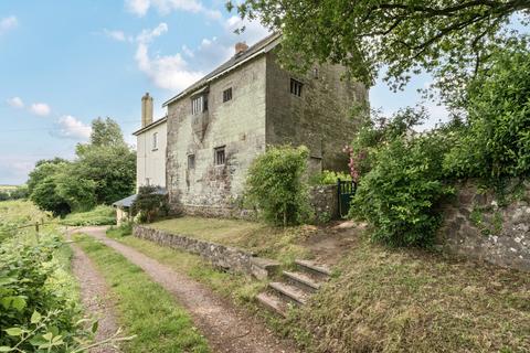 4 bed property, in Washfield, £550,000