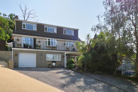 4 bed property, in Ringwood Grove BS23, £580,000