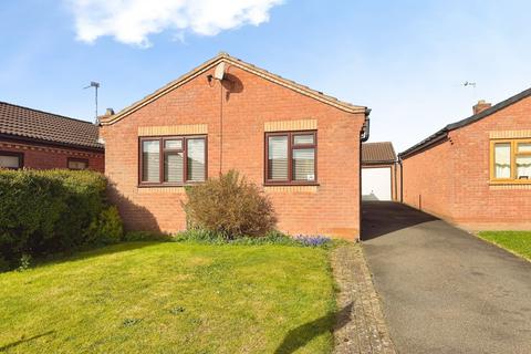 2 bed property, in Manchester Way, £185,000
