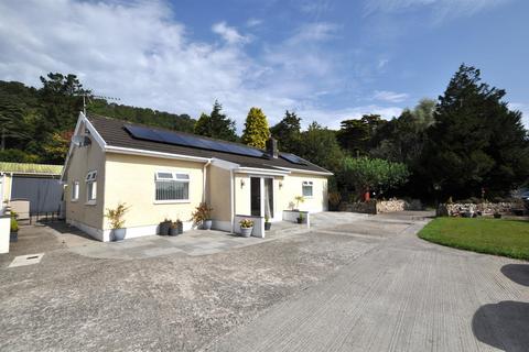 5 bed property, in Llanmiloe, £375,000