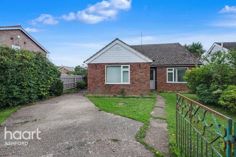 2 bed property, in Front Road, £375,000