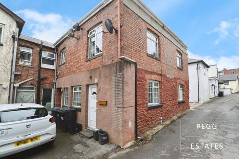 4 bed property, in Walnut Lane, £220,000