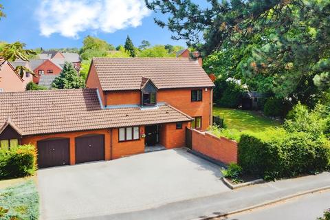 4 bed property, in Wetherby Close, £575,000