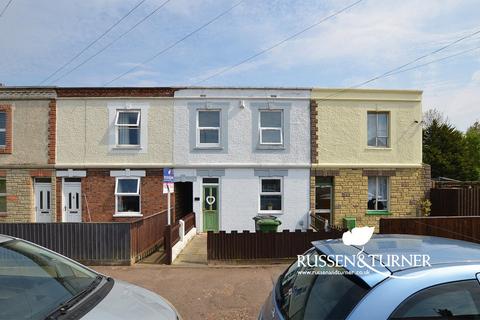 3 bed property, in Saddlebow Road, £175,000