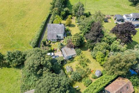 3 bed property, in Green Lane, £700,000