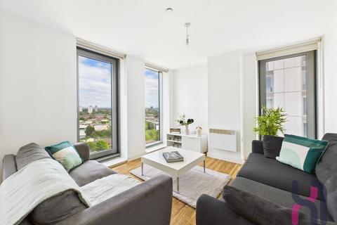 2 bed property, in Media City, £180,000