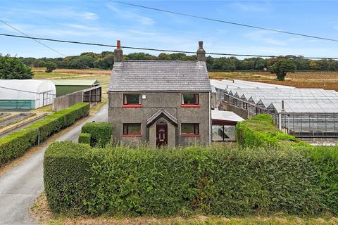 3 bed property, in Long Lane, £700,000