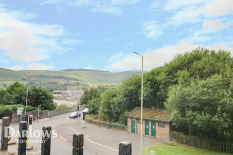 2 bed property, in Ystrad Road, £80,000