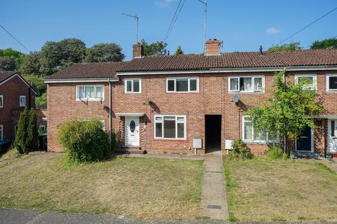 2 bed property, in Beechfield Road, £400,000