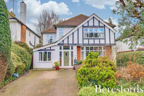 4 bed property, in Mount Crescent, £1,050,000