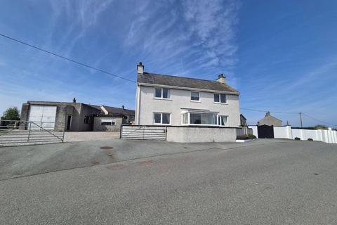 4 bed property, in Tyn Llain, £450,000