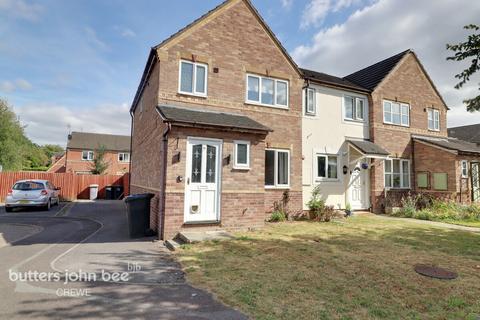 3 bed property, in Farmer Close, £160,000