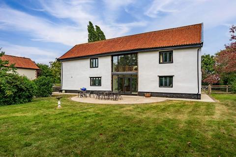 6 bed property, in The Street, £750,000