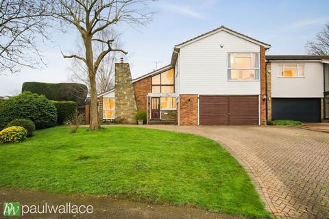 4 bed property, in Mandeville Road | Approx. 2, £785,000