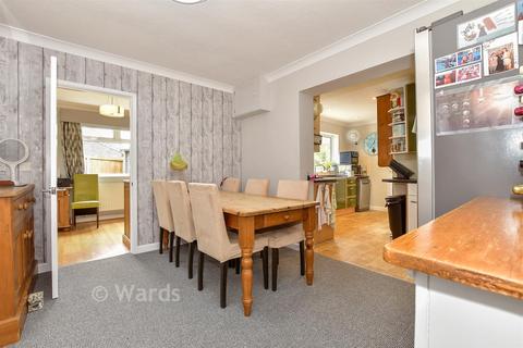 5 bed property, in St. Mary's Road, £500,000