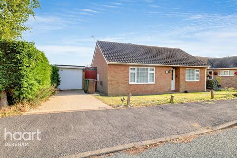 2 bed property, in The Limes, £230,000