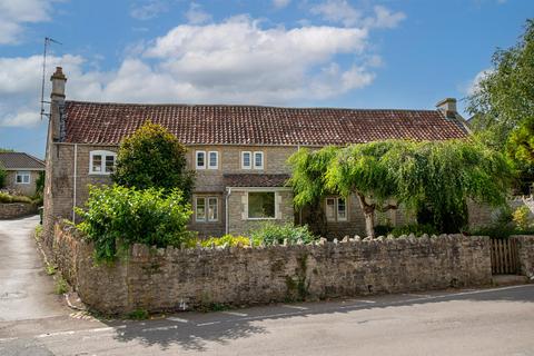 4 bed property, in High Street, £745,000