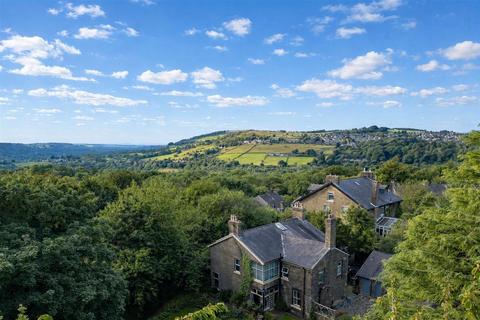 5 bed property, in Buxton Road, £775,000