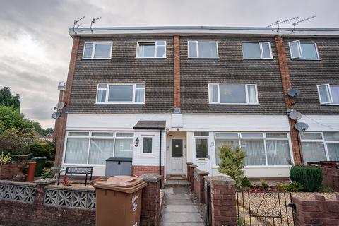 3 bed property, in Porset Drive, £100,000