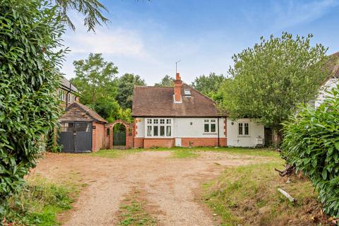 3 bed property, in Locks Ride, £850,000