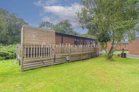 3 bed property, in Borwick Lane, £129,950