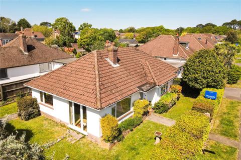 3 bed property, in Leigh Road, £525,000