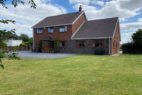 4 bed property, in Camnant Road, £550,000