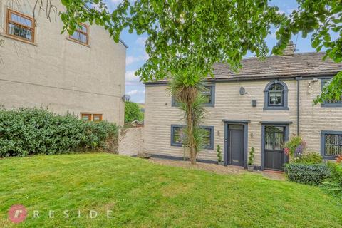 3 bed property, in Edenfield Road, £290,000