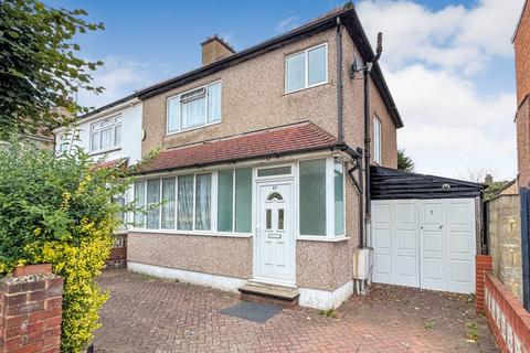 3 bed property, in Heming Road, £600,000