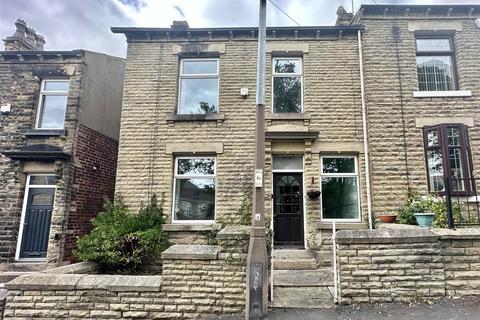 3 bed property, in Ings Road, £165,000