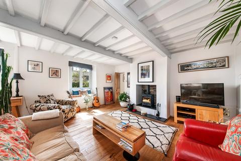 3 bed property, in Foxroyd Croft, £500,000