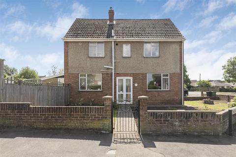 3 bed property, in Beesmoor Road, £380,000
