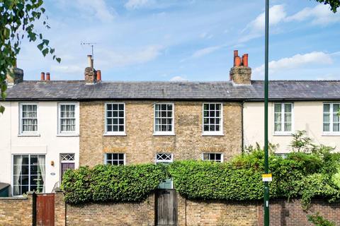 5 bed property, in Hampton Court Road, £1,150,000