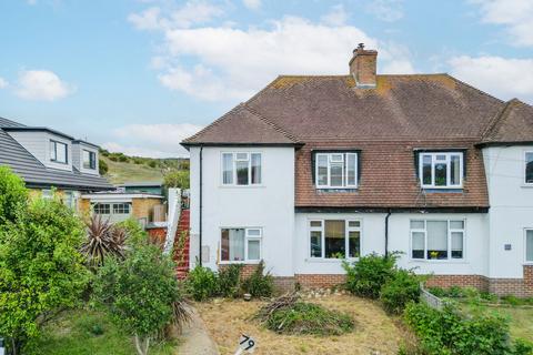 2 bed property, in Tumulus Road, £250,000