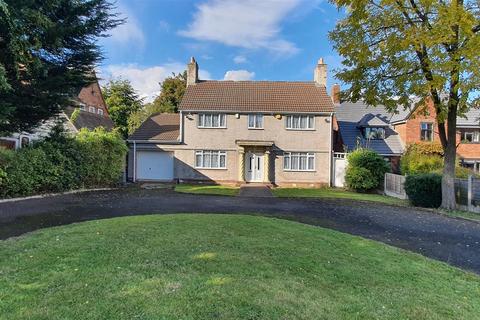 6 bed property, in Englestede Close, £900,000