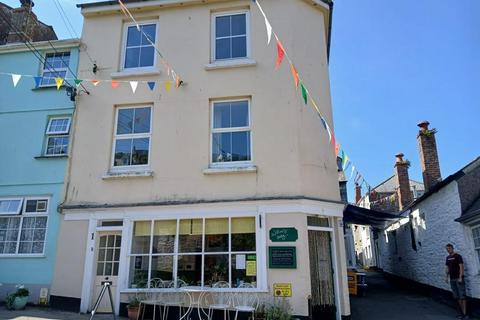 2 bed property, in Fore Street, £295,000
